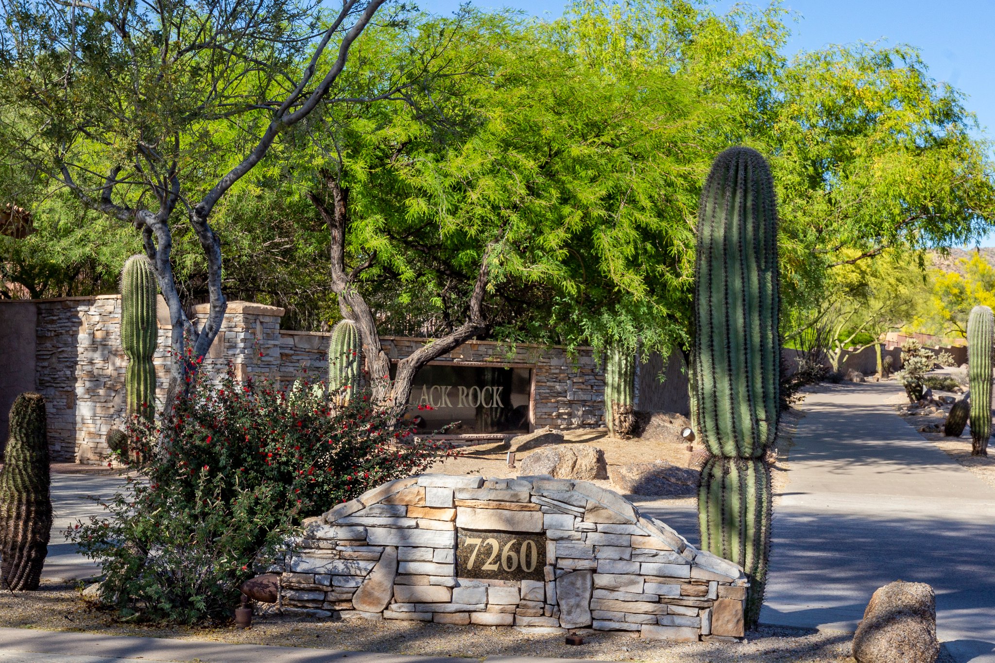 7260 E Eagle Crest Dr, Mesa, AZ 85207, USA Photo 7