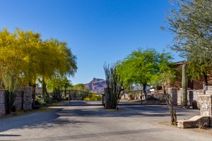 7260 E Eagle Crest Dr, Mesa, AZ 85207, USA Photo 9