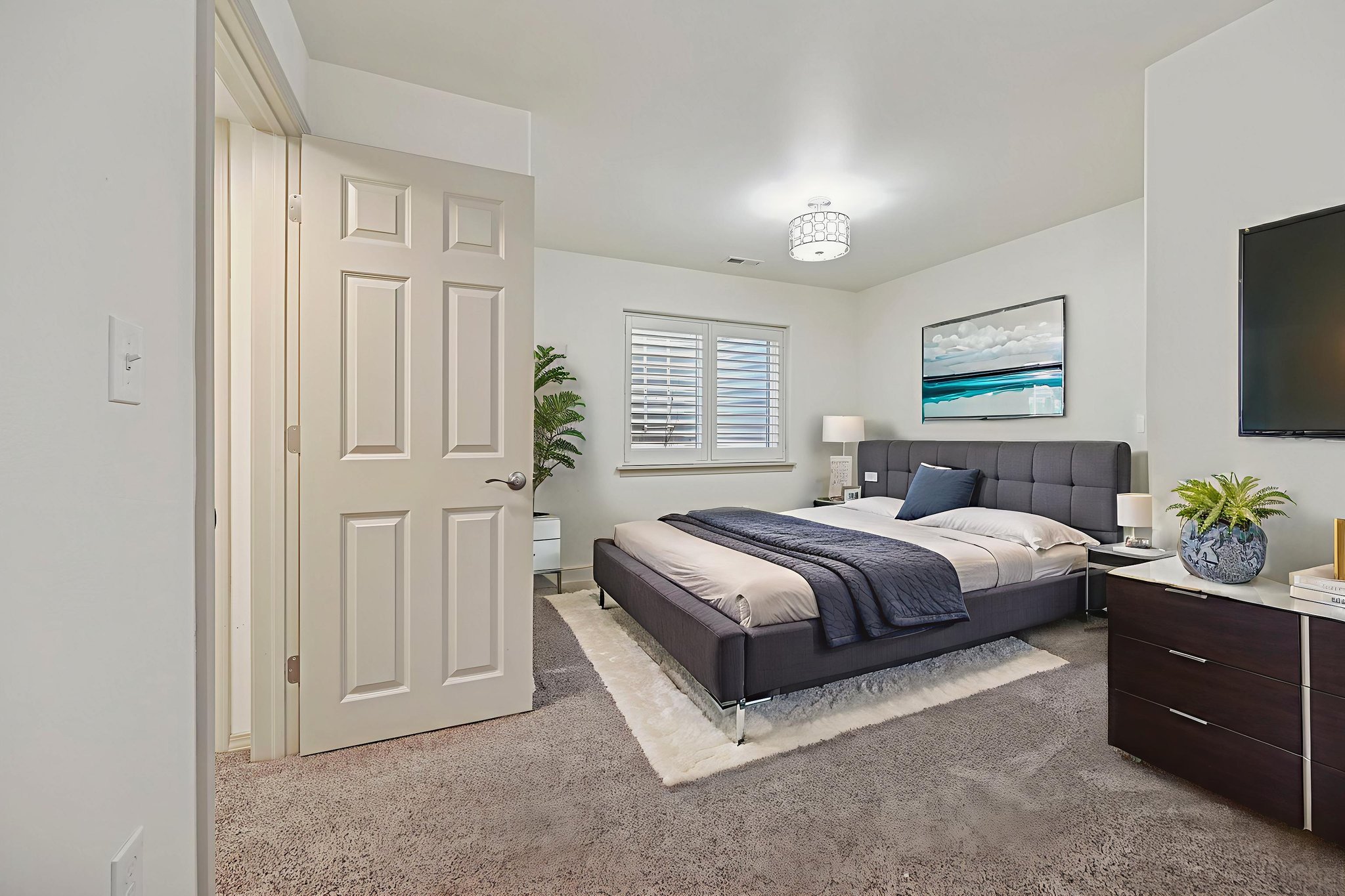 _DSC4040 virtually staged.jpeg