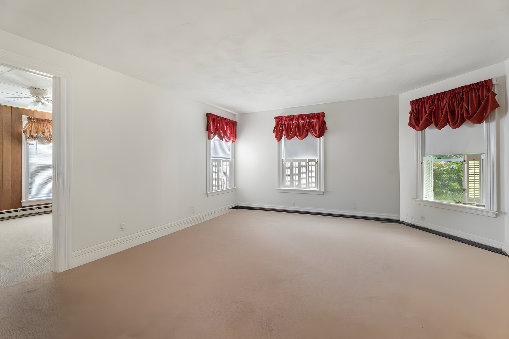 AHM08426 furniture removed.jpeg
