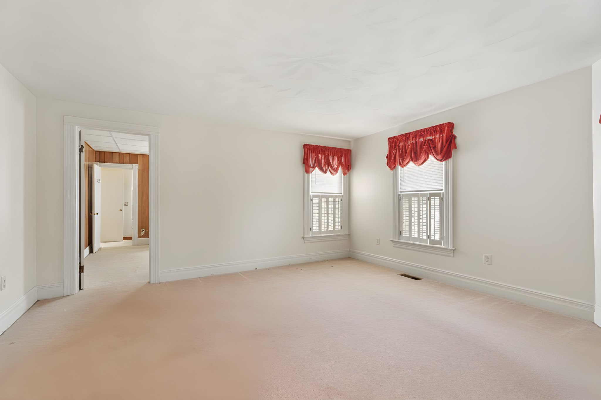 AHM08346 furniture removed.jpeg