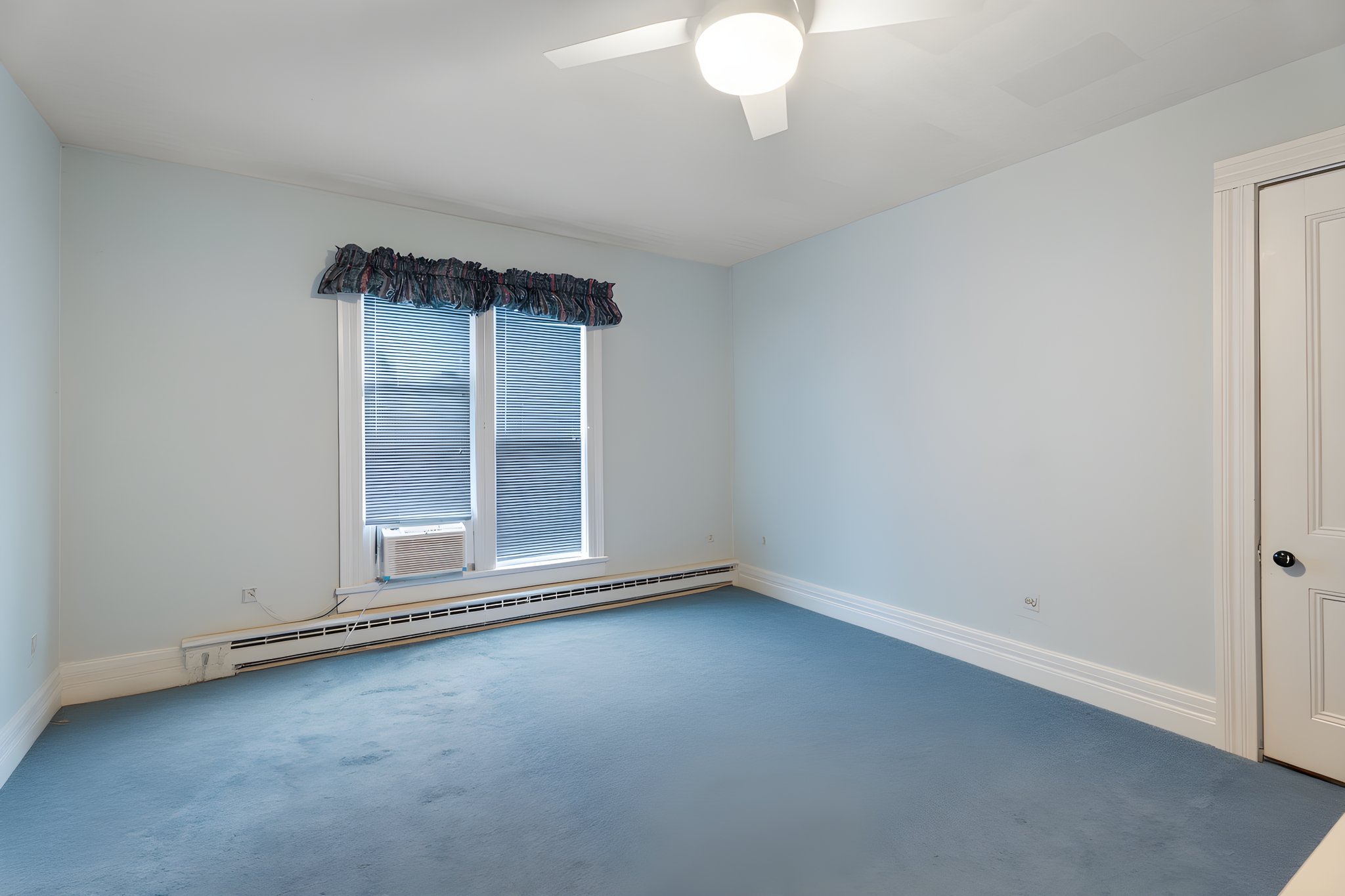 AHM08396 furniture removed.jpeg