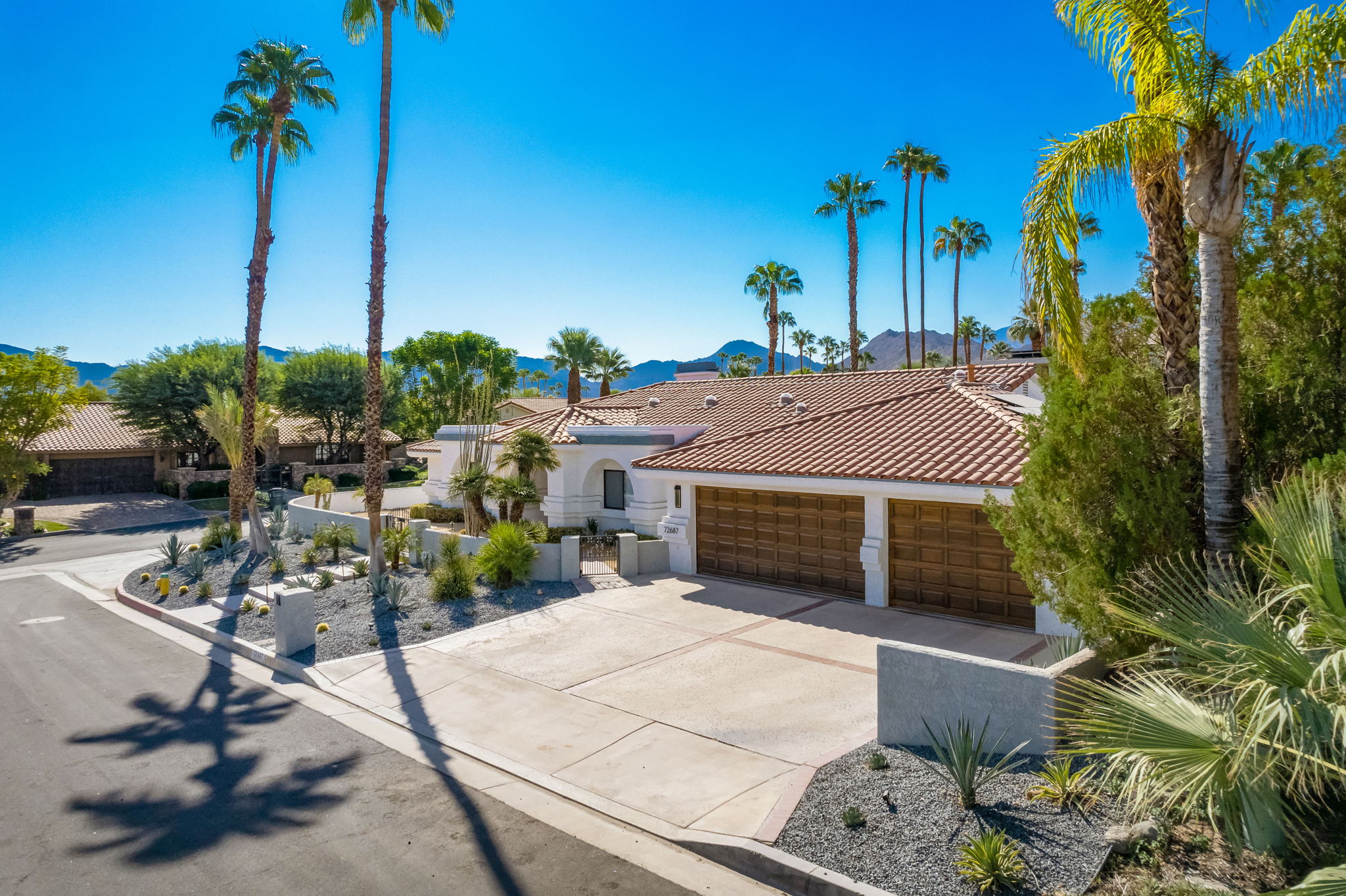 72687 Sun Valley Ln, Palm Desert, CA 92260, USA Photo 2
