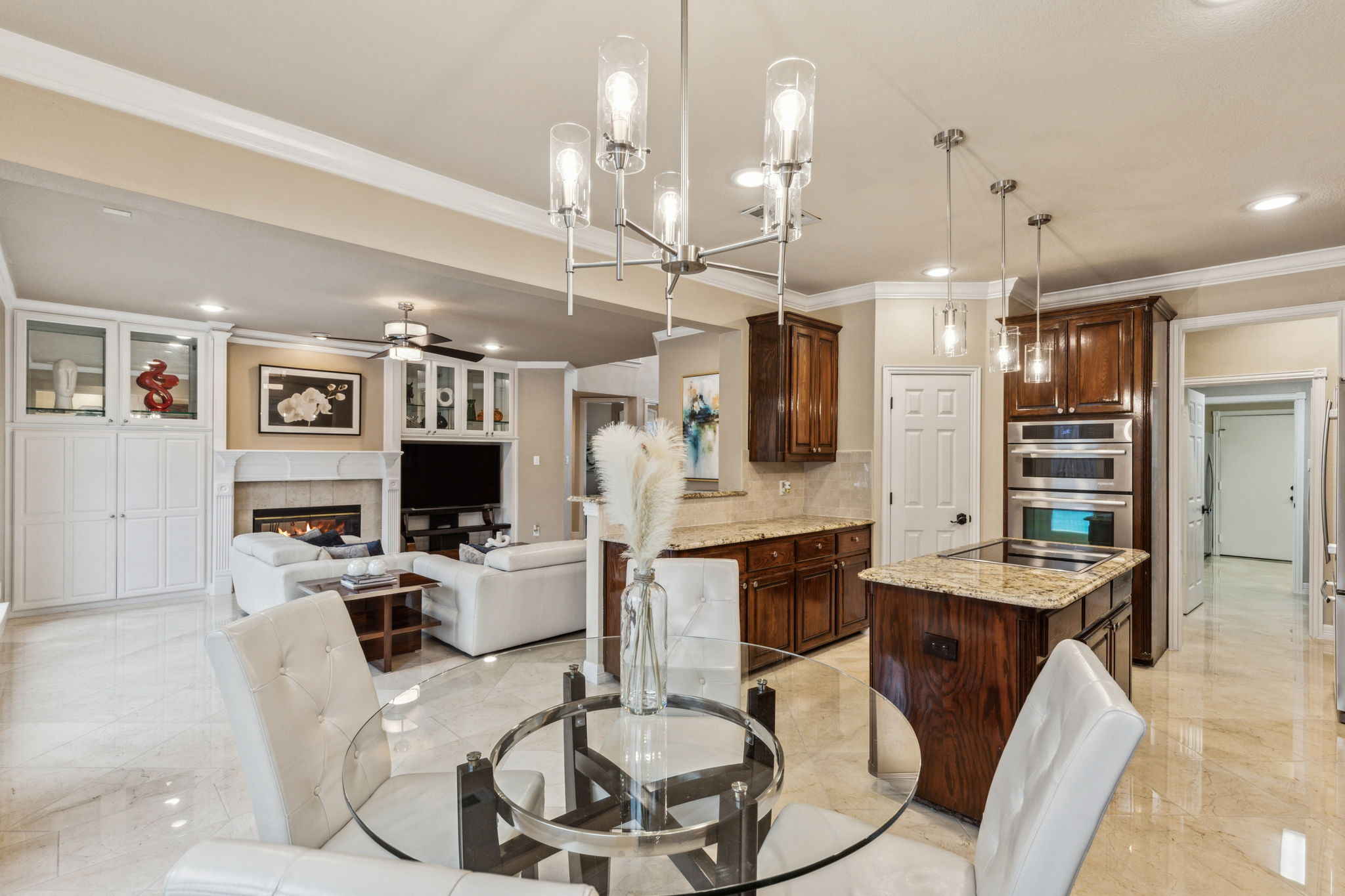 Kitchen/Breakfast Area