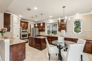 Kitchen/Breakfast Area