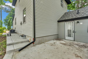  Photo 32