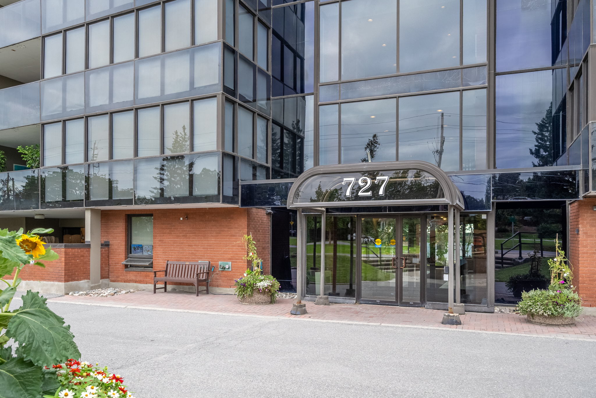 727 Richmond Rd, Ottawa, ON K2A 0G6, Canada Photo 6