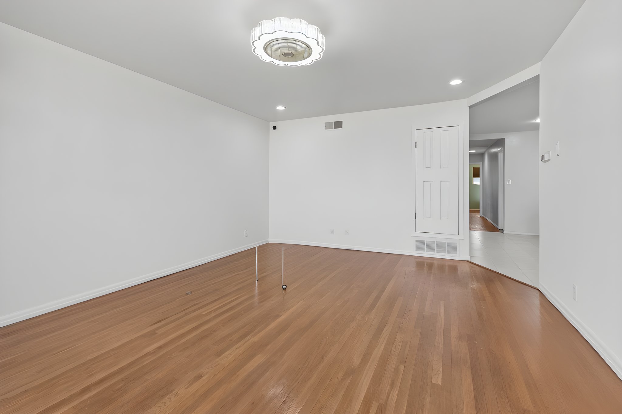 _BFE3187 furniture removed.jpeg