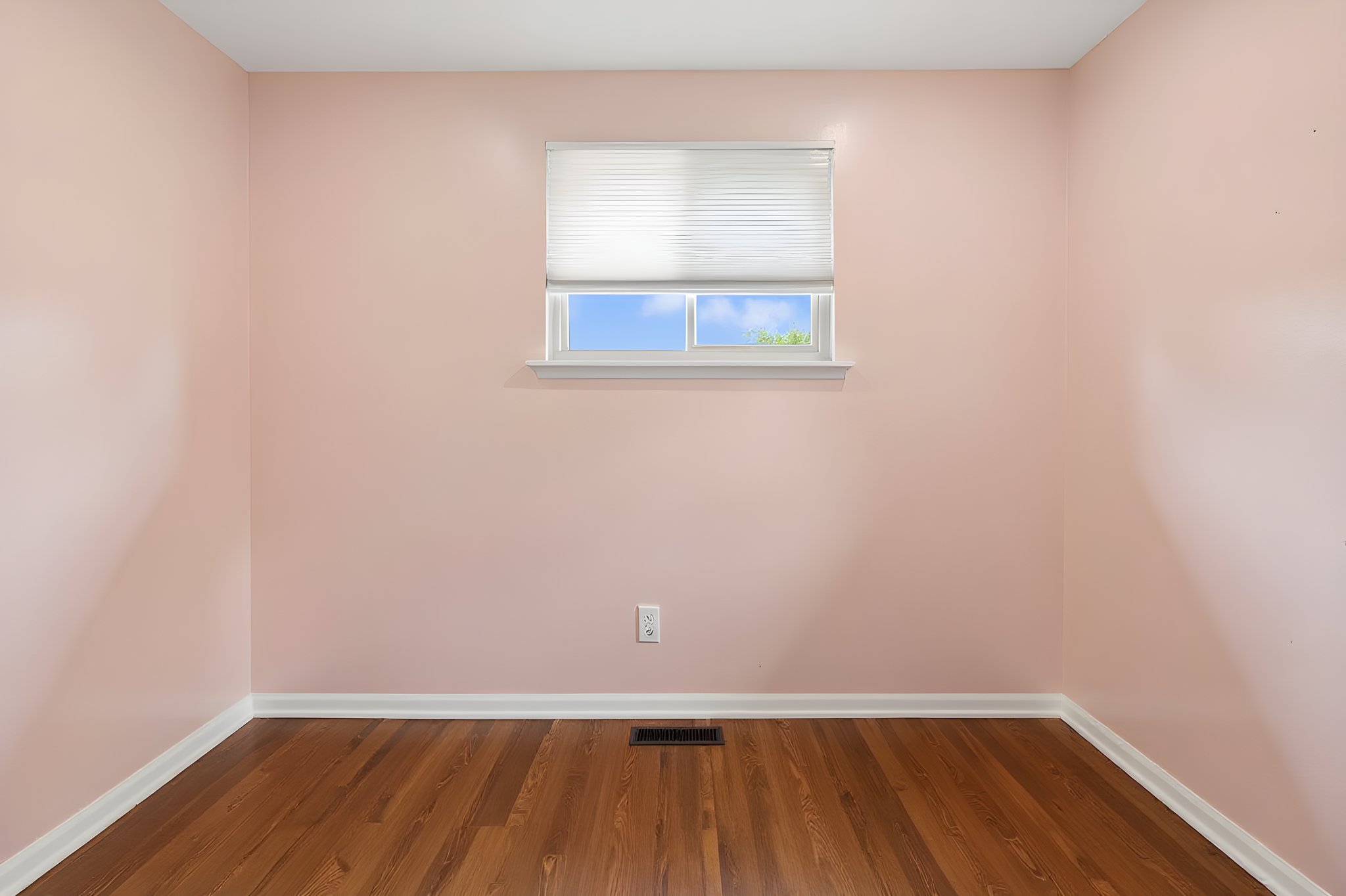 _BFE3297 furniture removed.jpeg