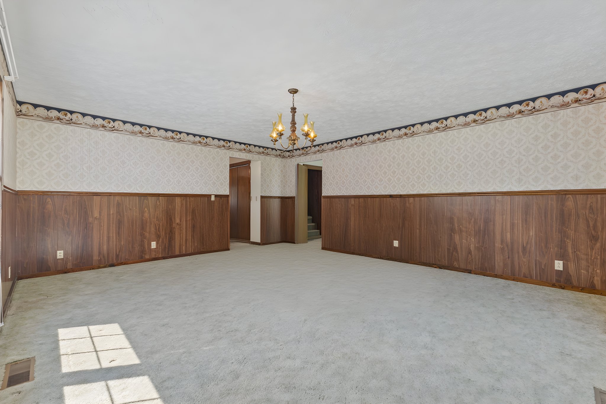 9G2A0037 furniture removed.jpeg