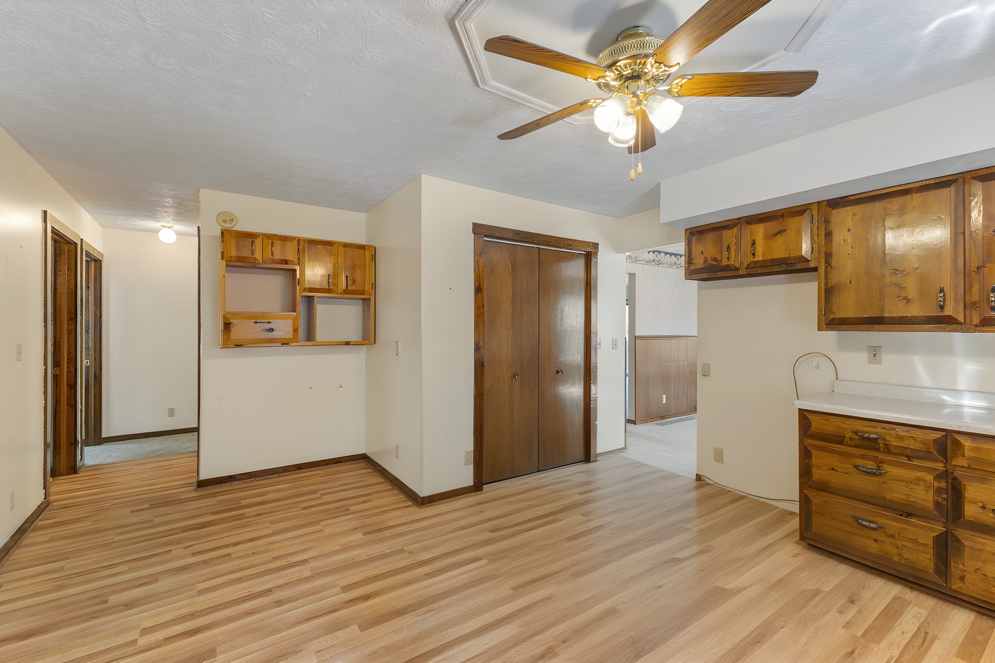 9G2A0051 furniture removed.jpeg