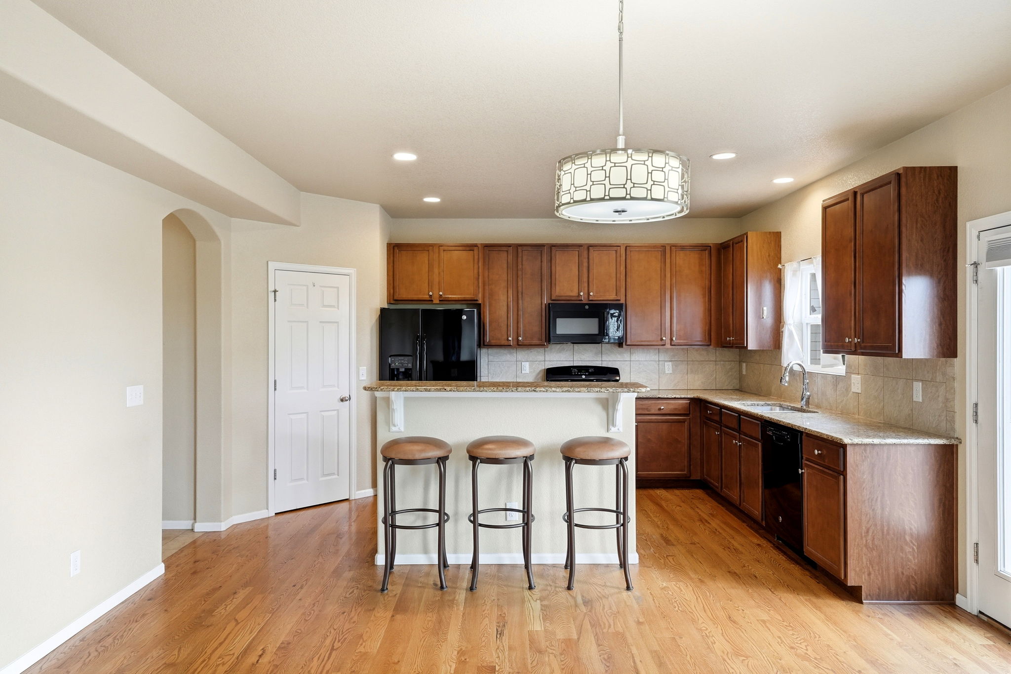 Eat-in Kitchen