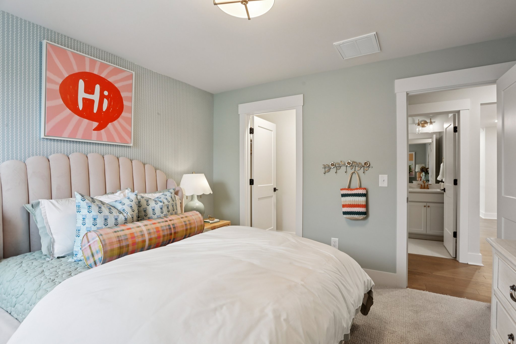 7278 Orrinshire Drive-S0912-047.jpg