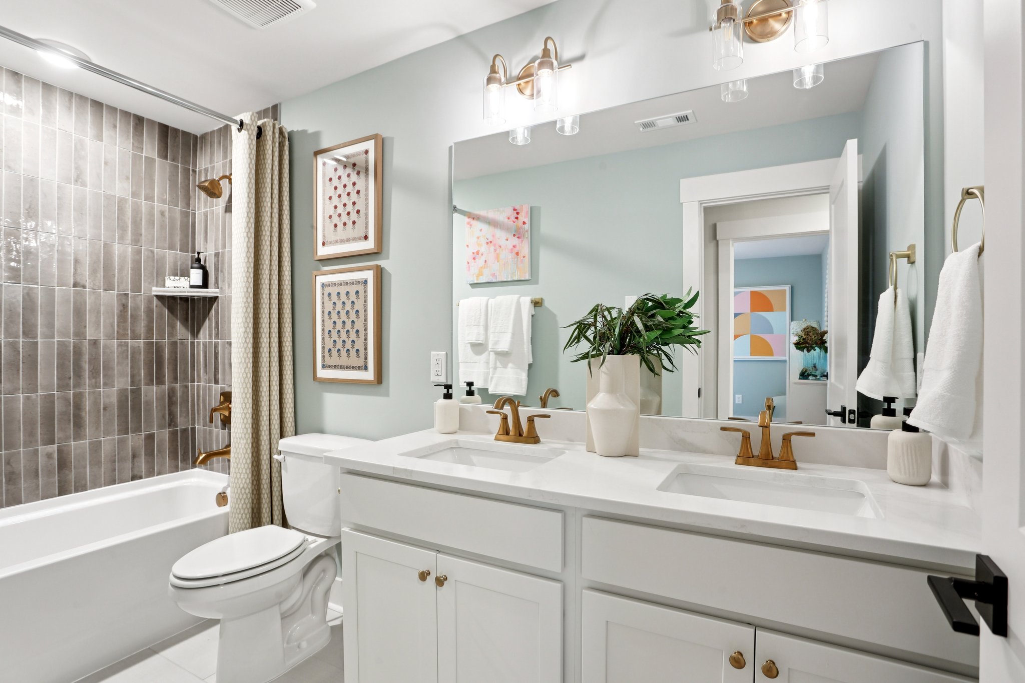 7278 Orrinshire Drive-S0912-048.jpg