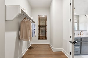 7278 Orrinshire Drive-S0912-035.jpg