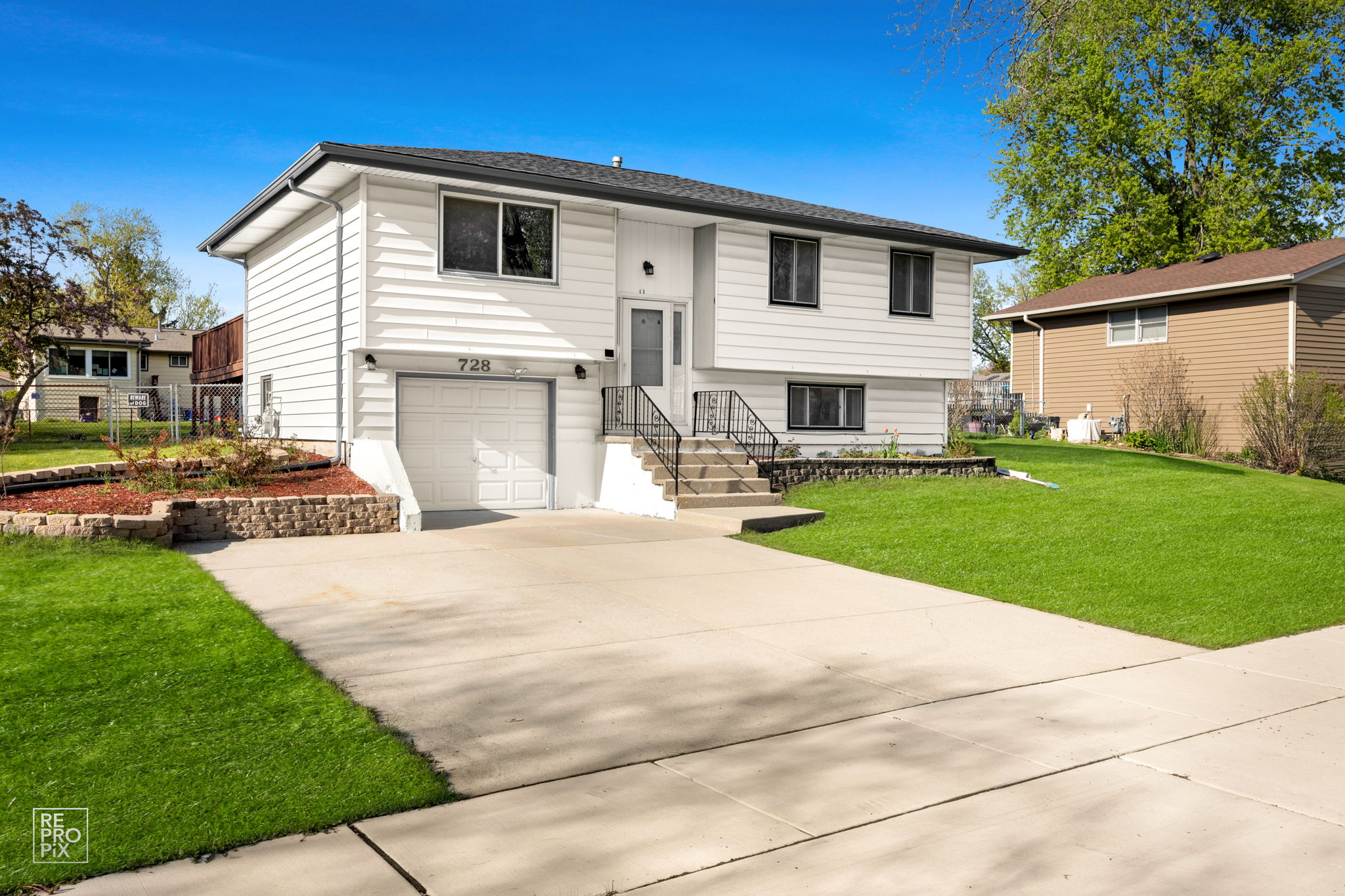 728 Boxwood Dr, Schaumburg, IL 60193_002