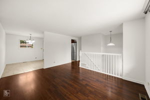 728 Boxwood Dr, Schaumburg, IL 60193_002