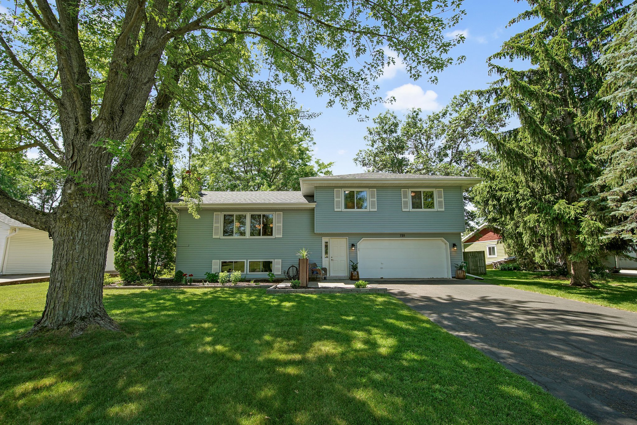 728 Clearbrook Ln, Vadnais Heights, MN 55127 Mint Real Estate Photography
