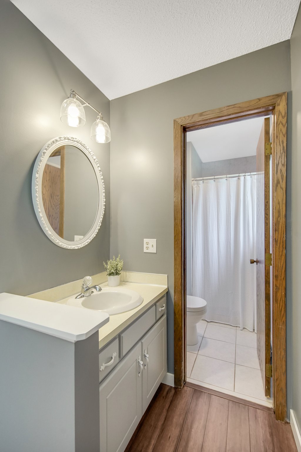 728 Clearbrook Ln, Vadnais Heights, MN 55127 Mint Real Estate Photography