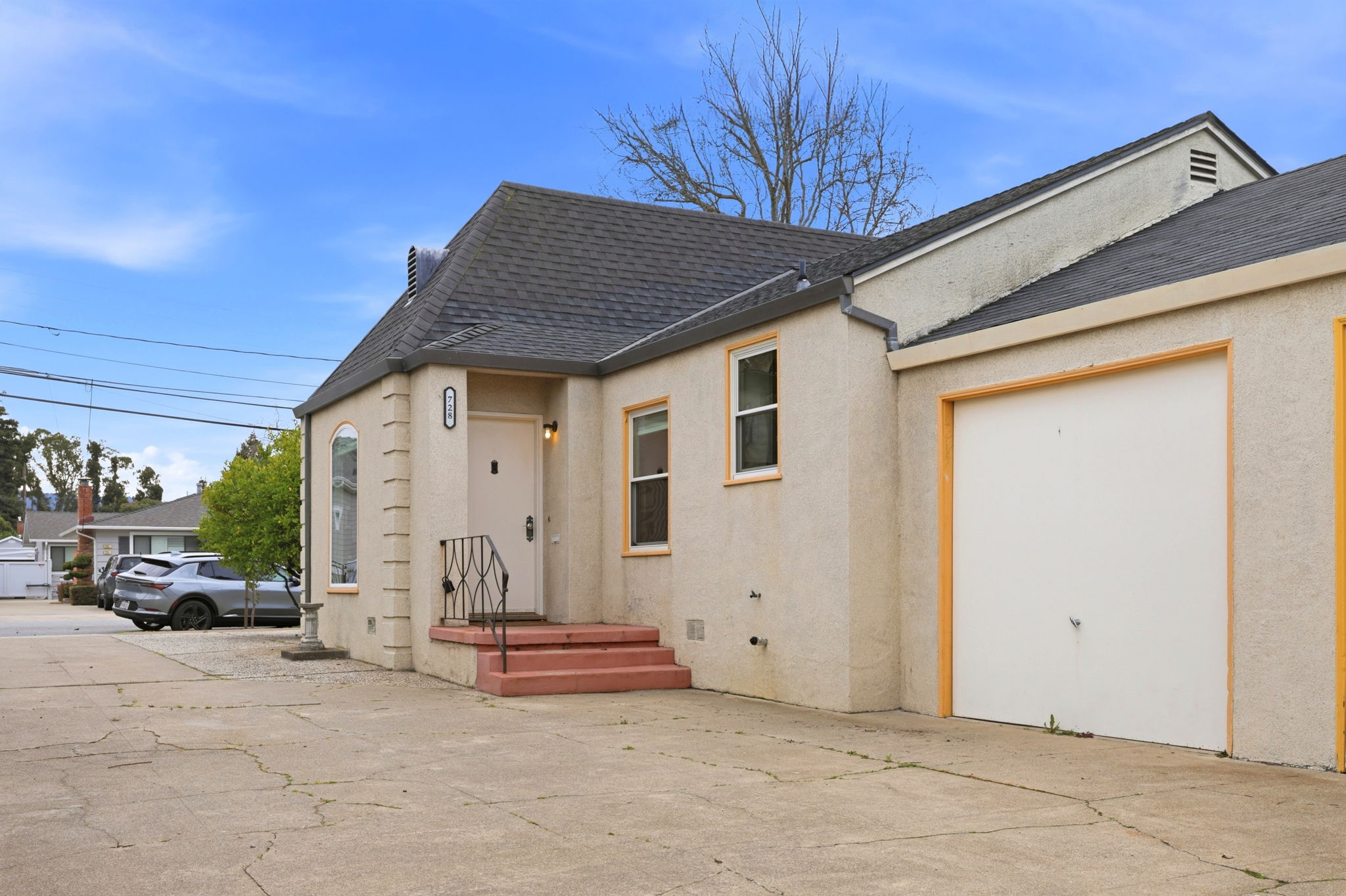 005_F8_728 Laurel Ave