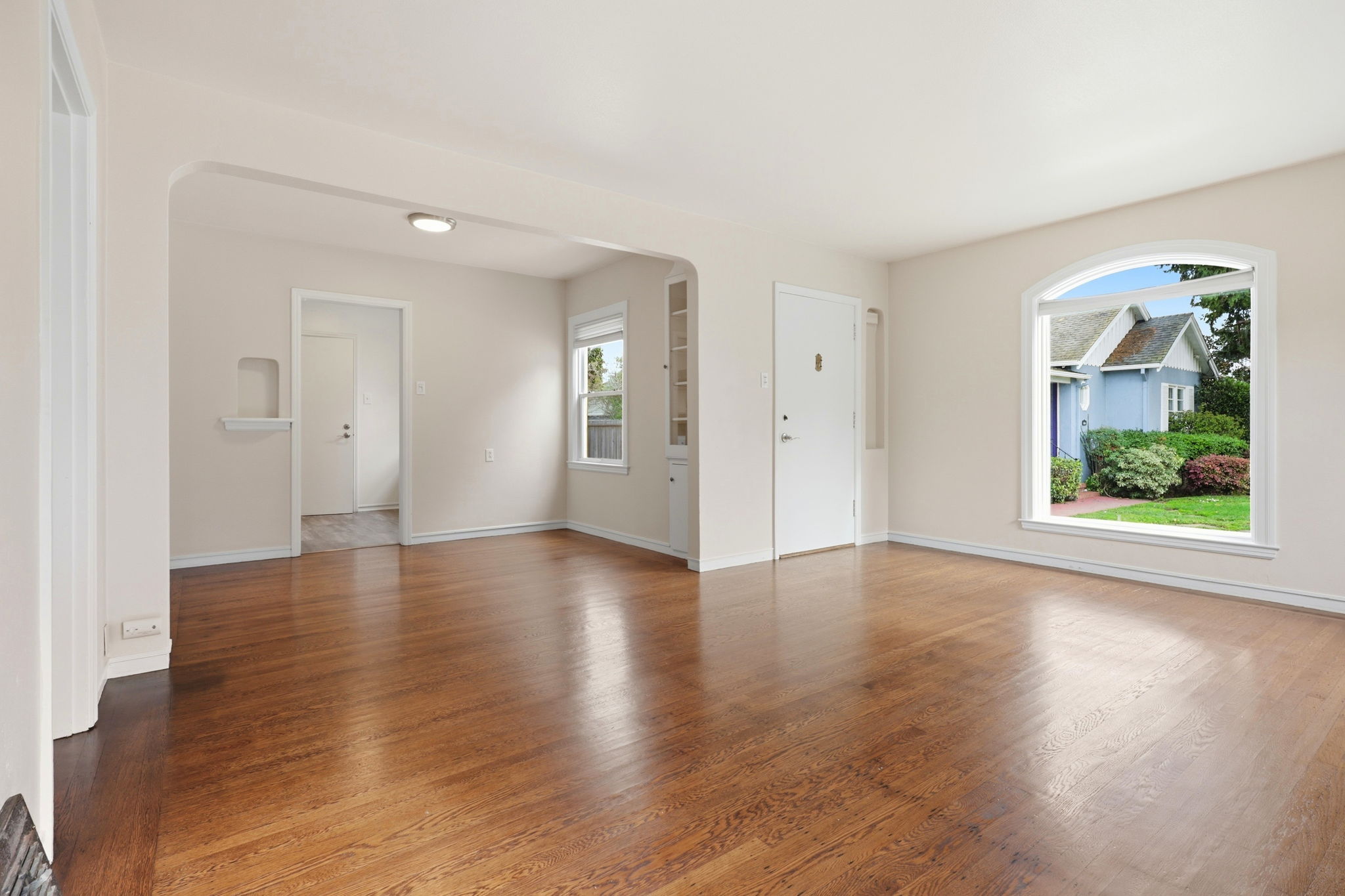 009_F8_728 Laurel Ave