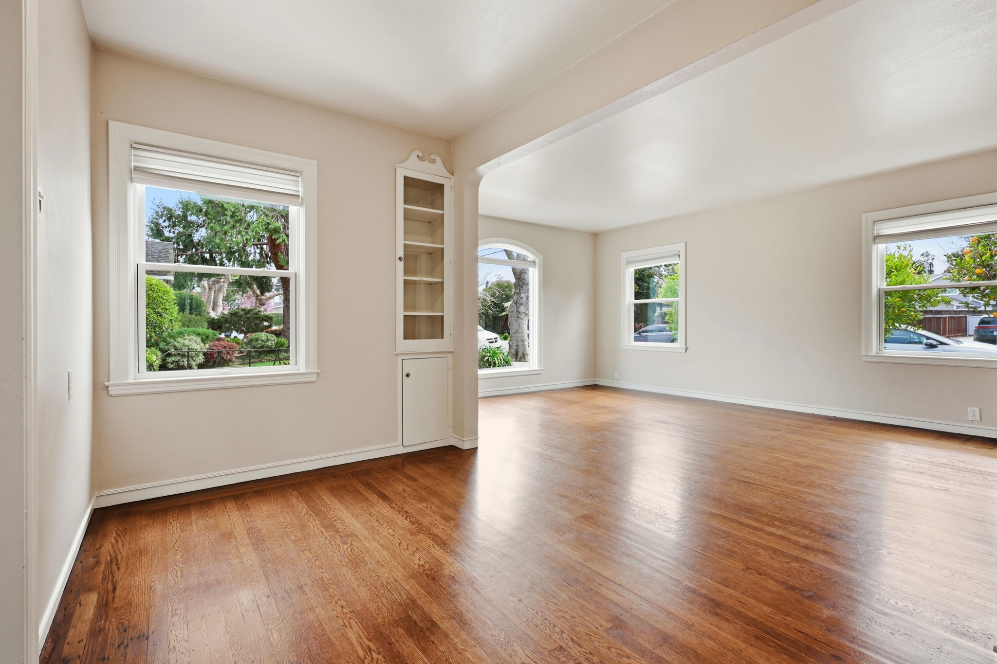 011_F8_728 Laurel Ave