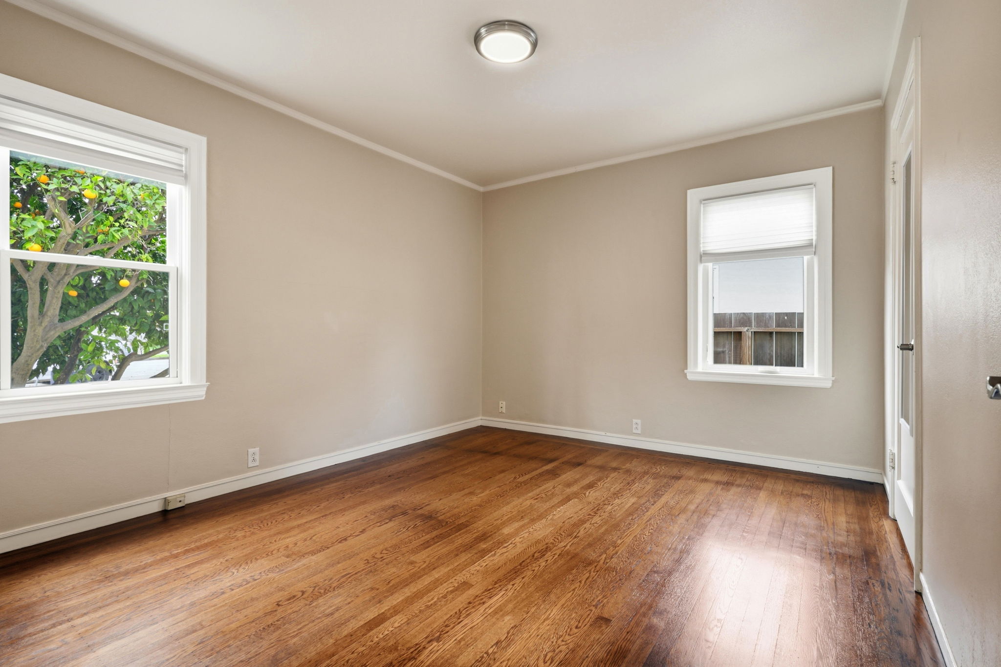 020_F8_728 Laurel Ave