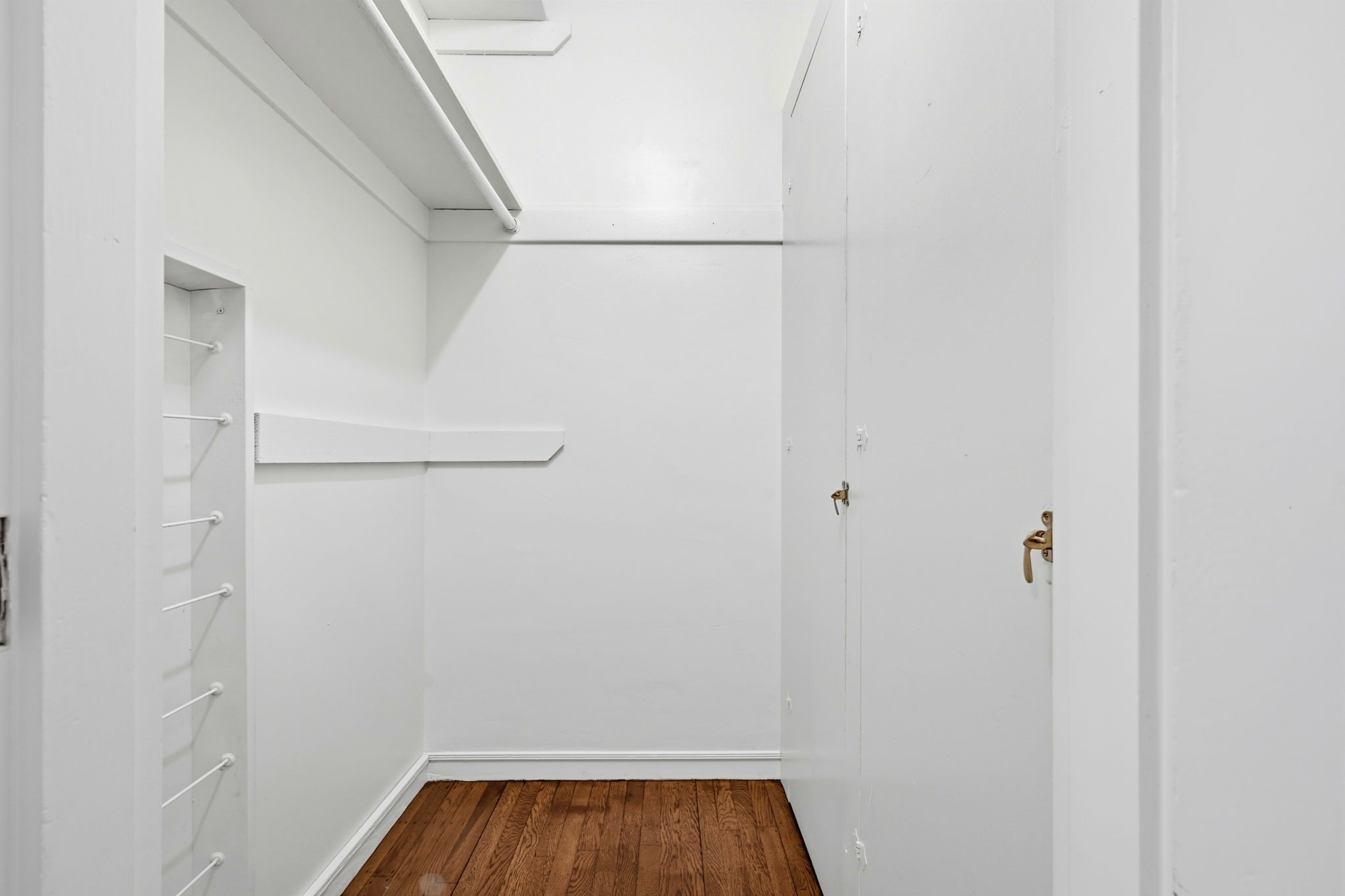 021_F8_728 Laurel Ave