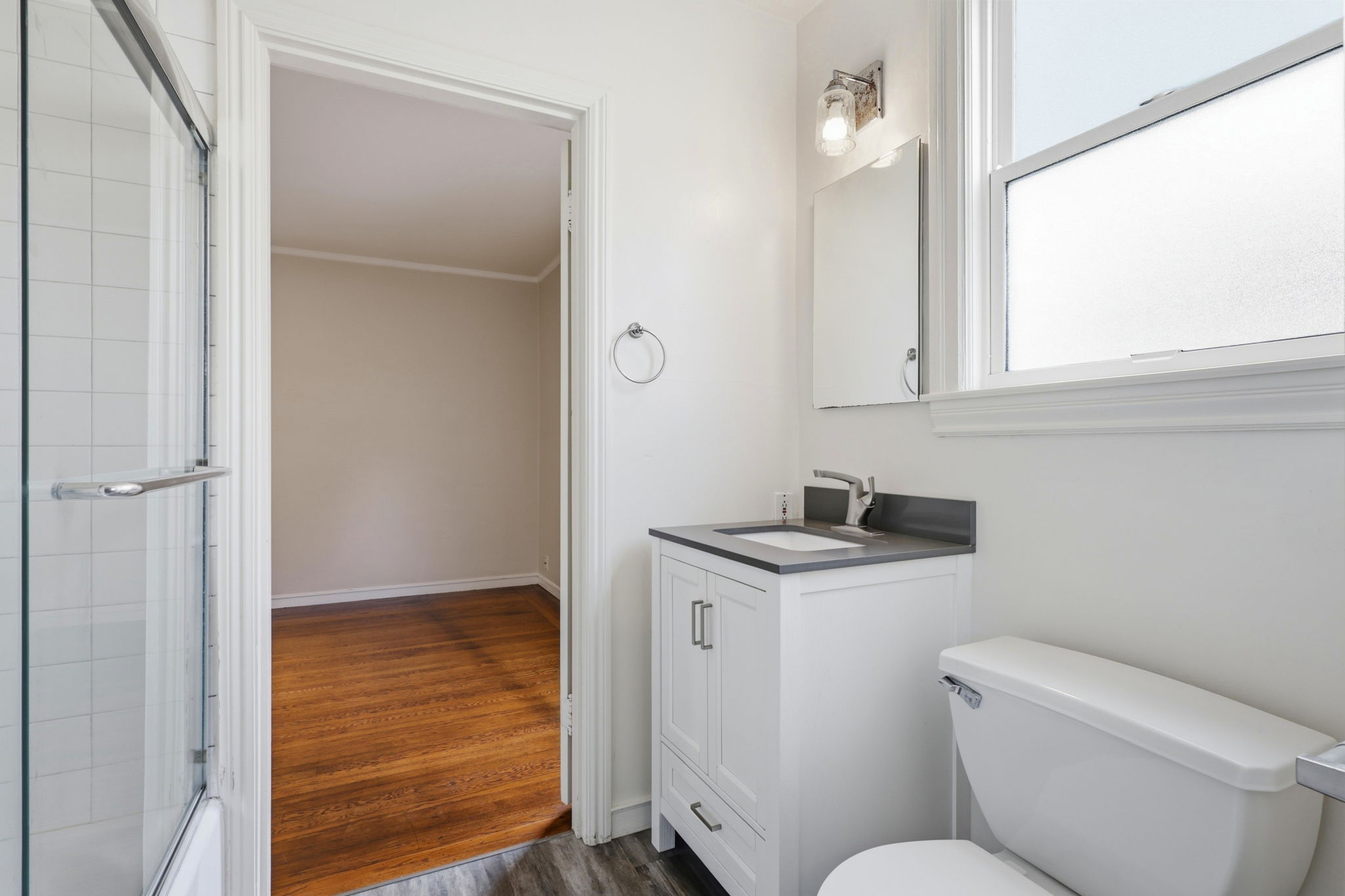 023_F8_728 Laurel Ave