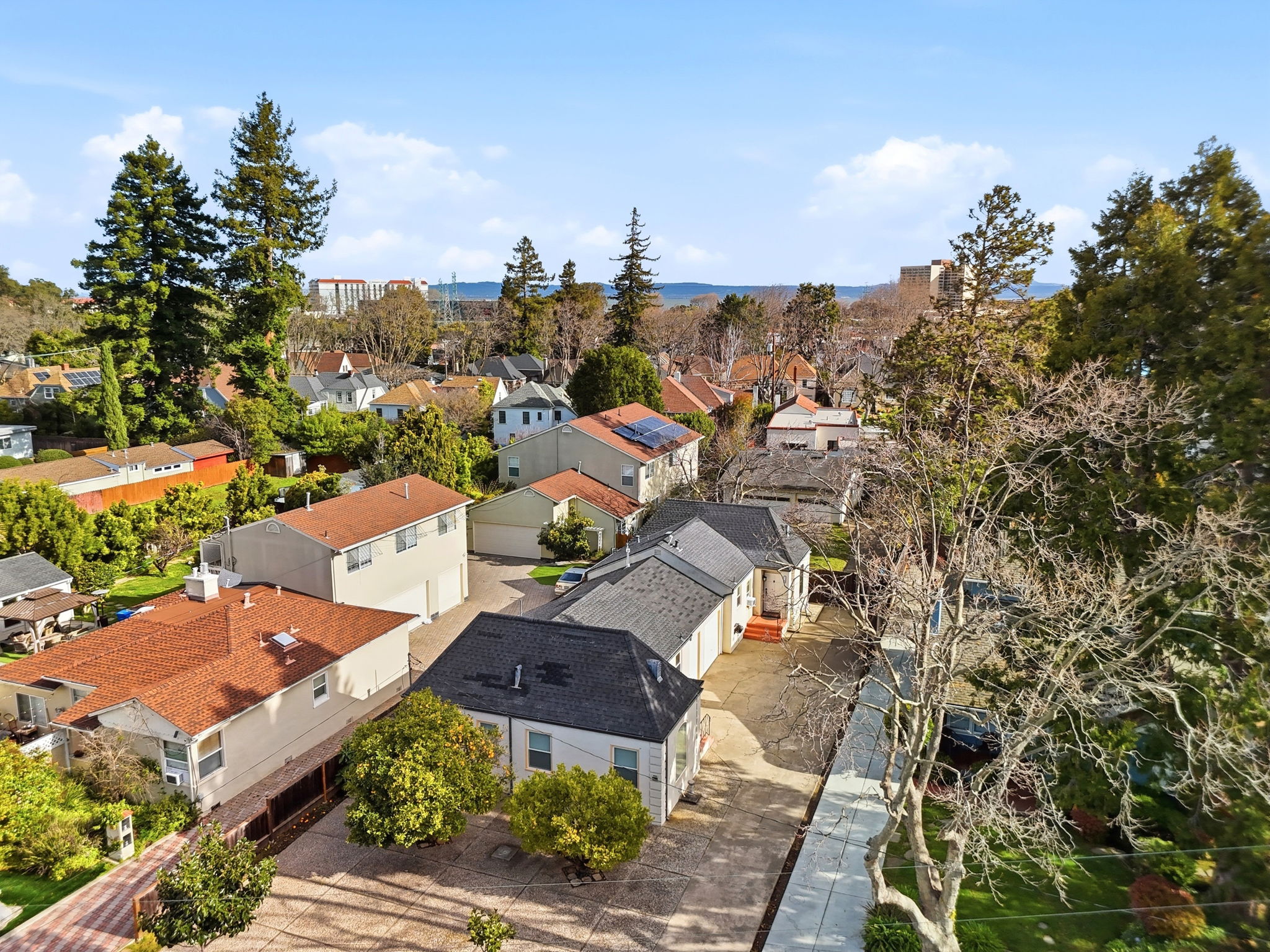 006_f8_AERIAL_728 Laurel Ave