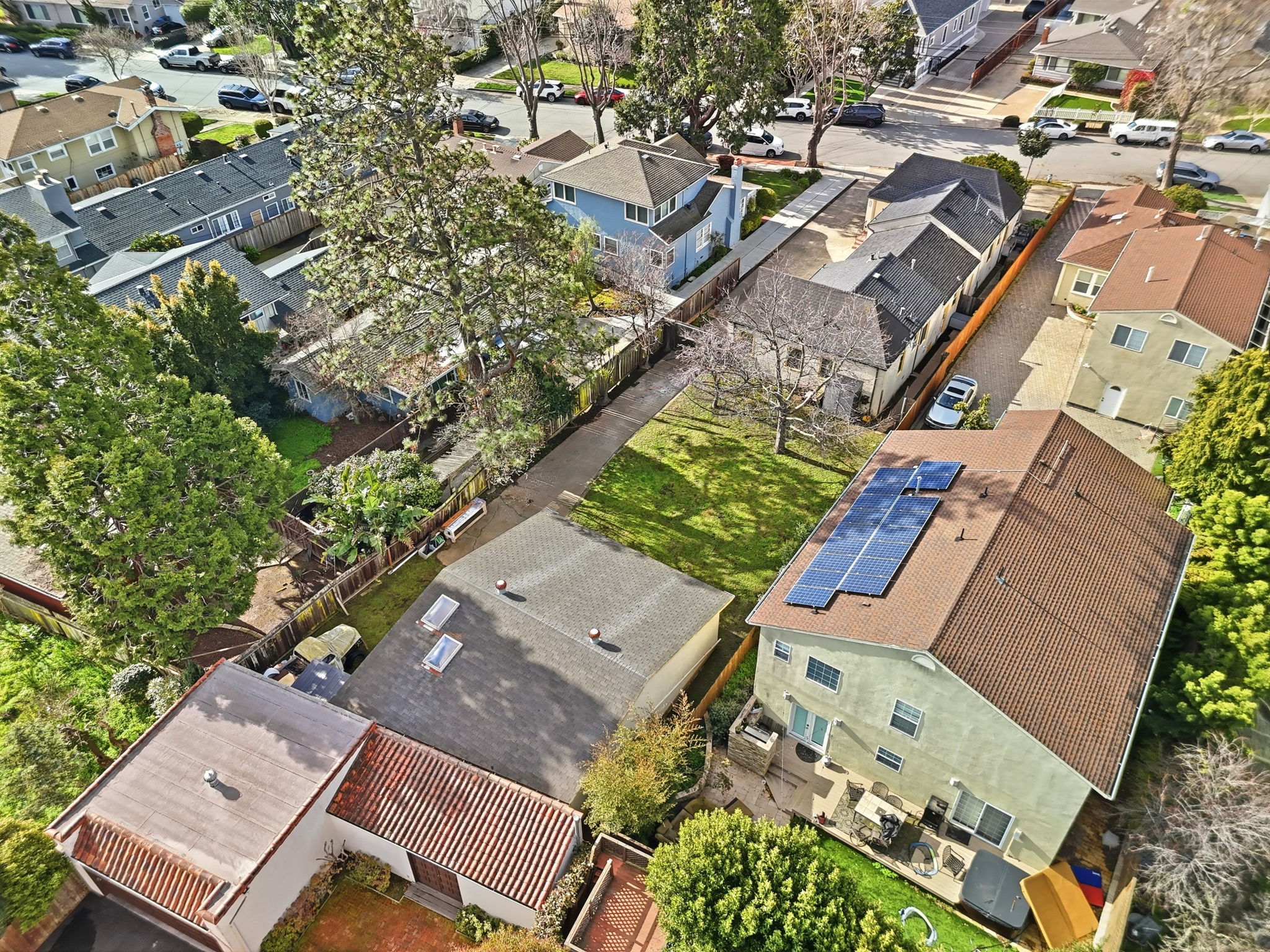 010_f8_AERIAL_728 Laurel Ave