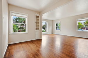 011_F8_728 Laurel Ave