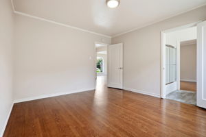 017_F8_728 Laurel Ave