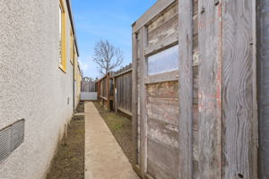 037_F8_728 Laurel Ave