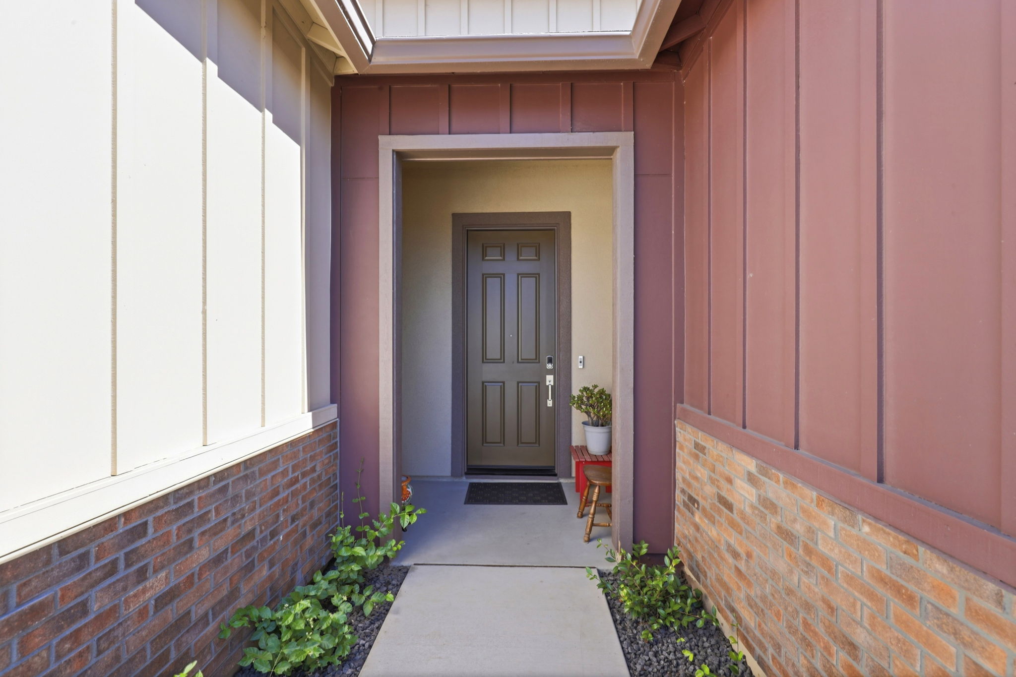 004_F8_728 Temescal St
