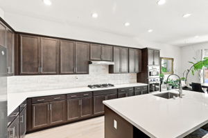 012_F8_728 Temescal St