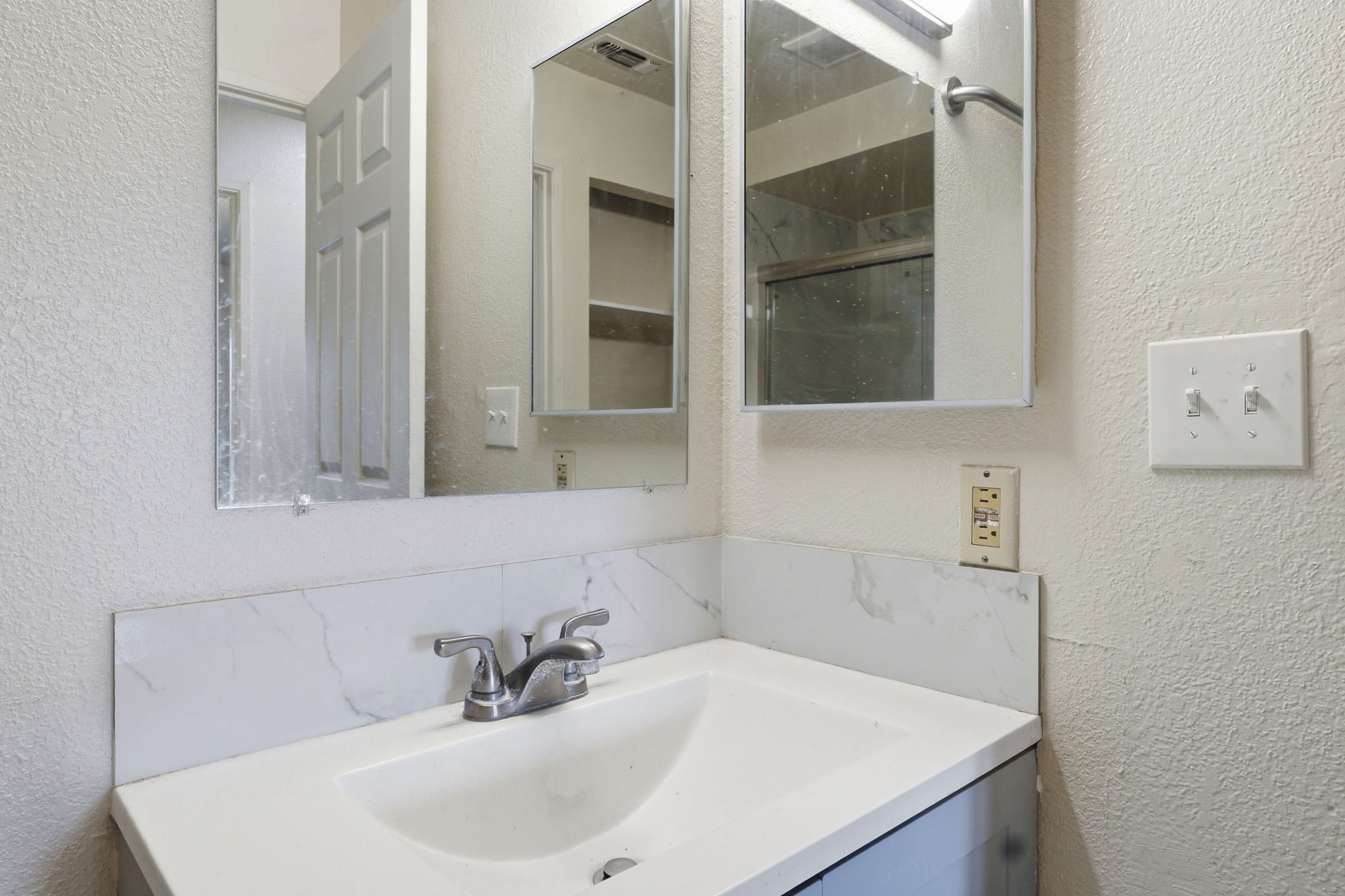 025_F8_7283 Florin Mall Dr unit 8