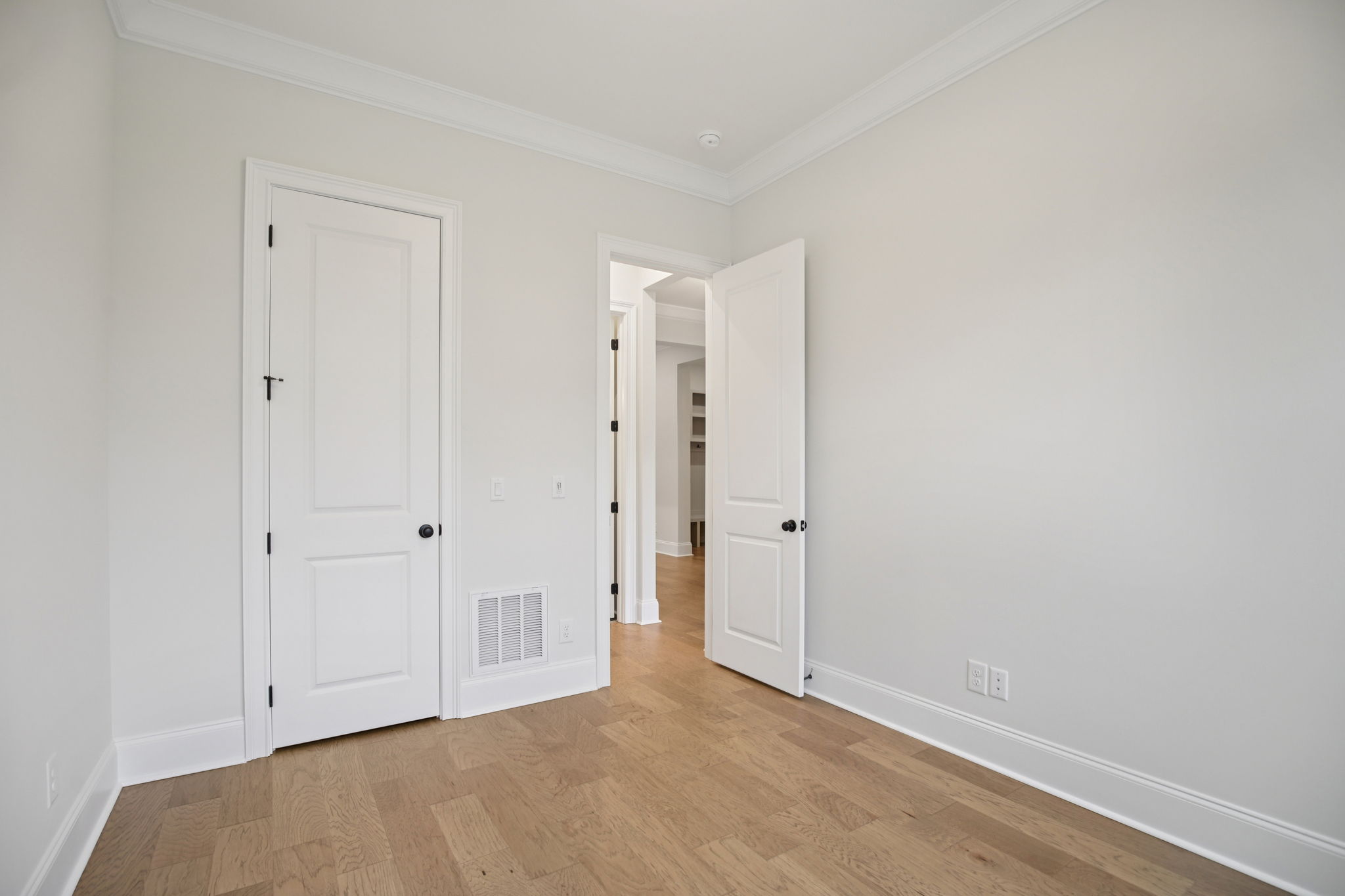 7283 MURREL DRIVE-S2211-041