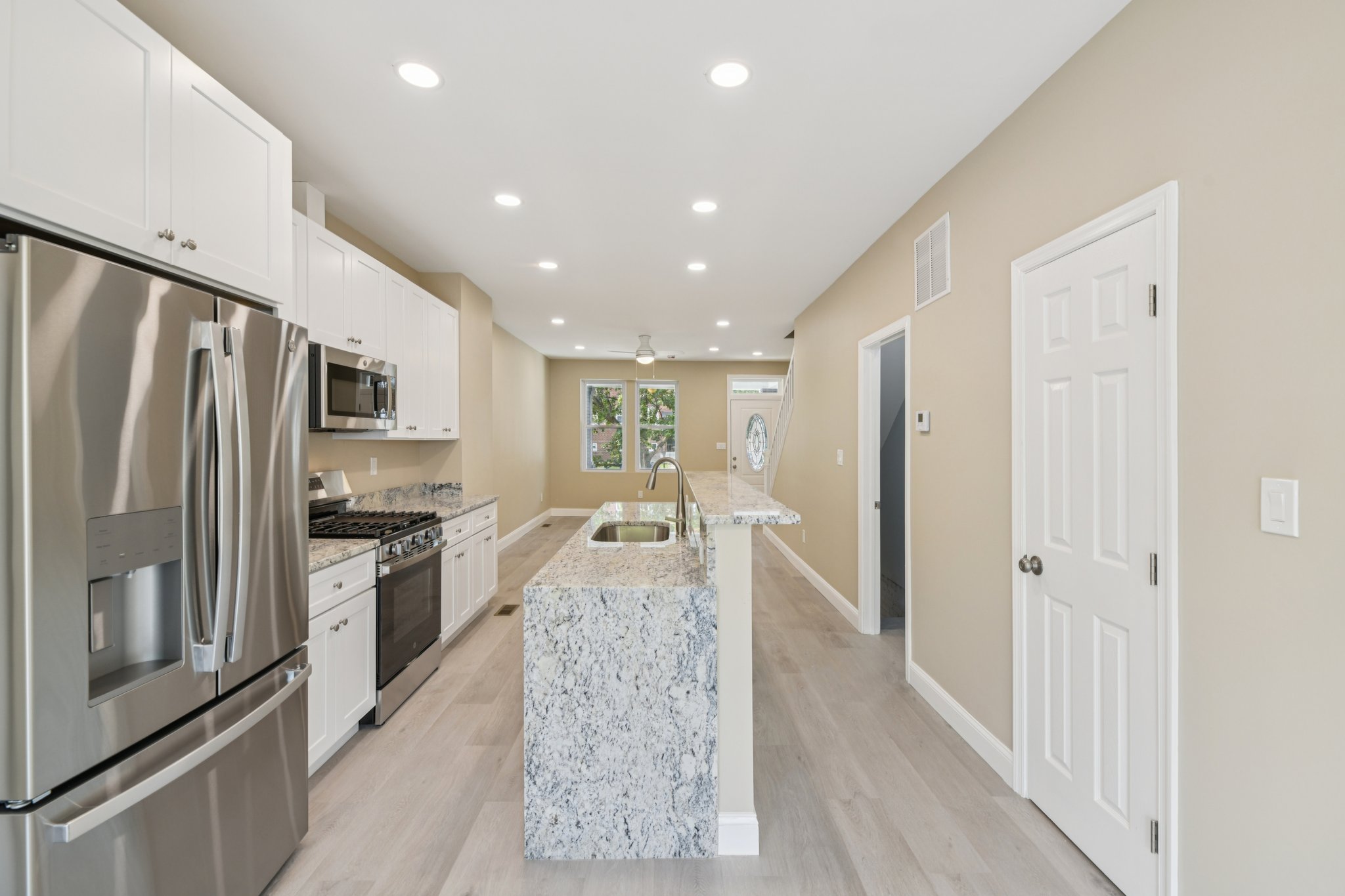 Madison St NW-S0808-010.jpg