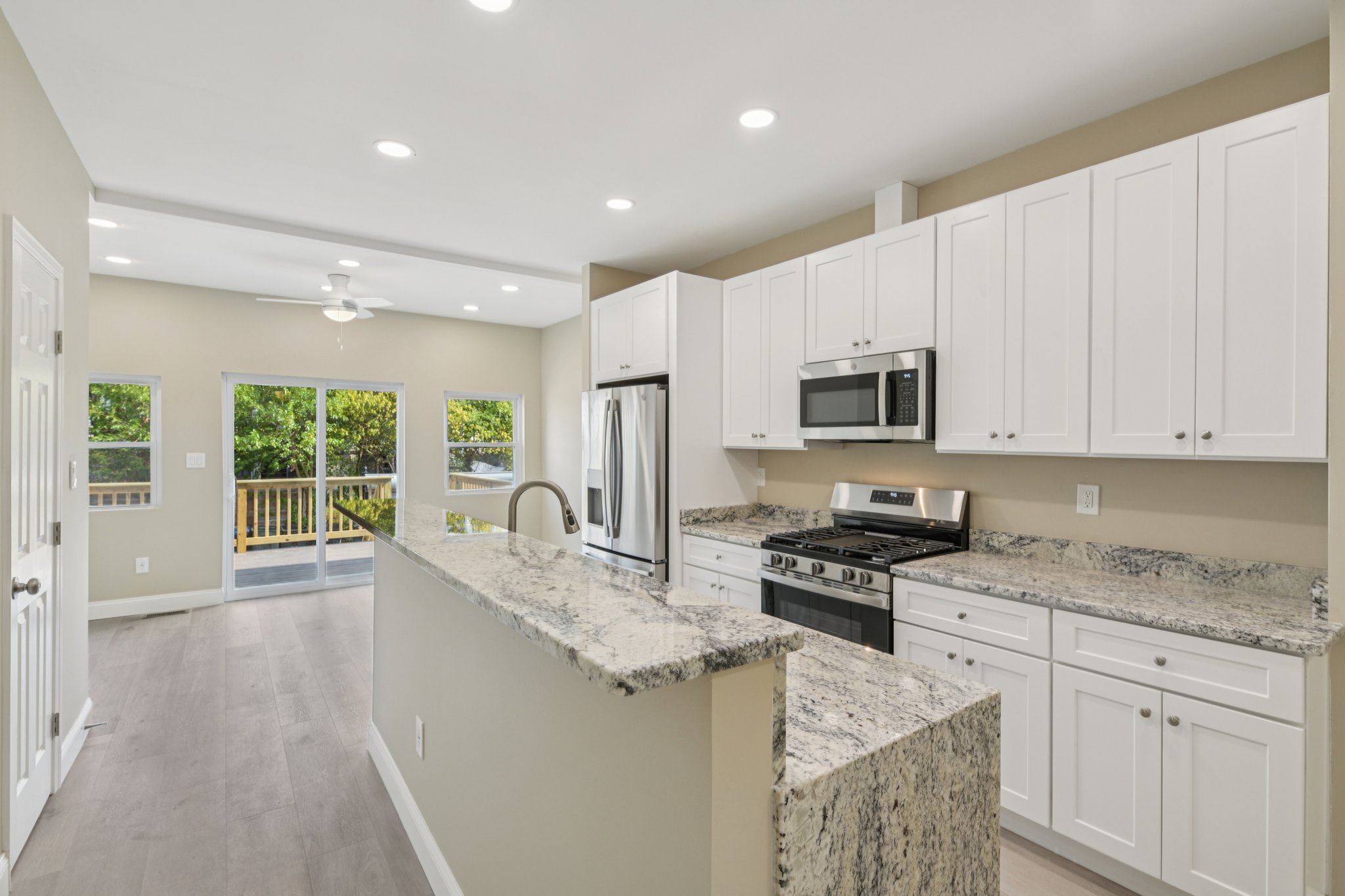 Madison St NW-S0808-014.jpg