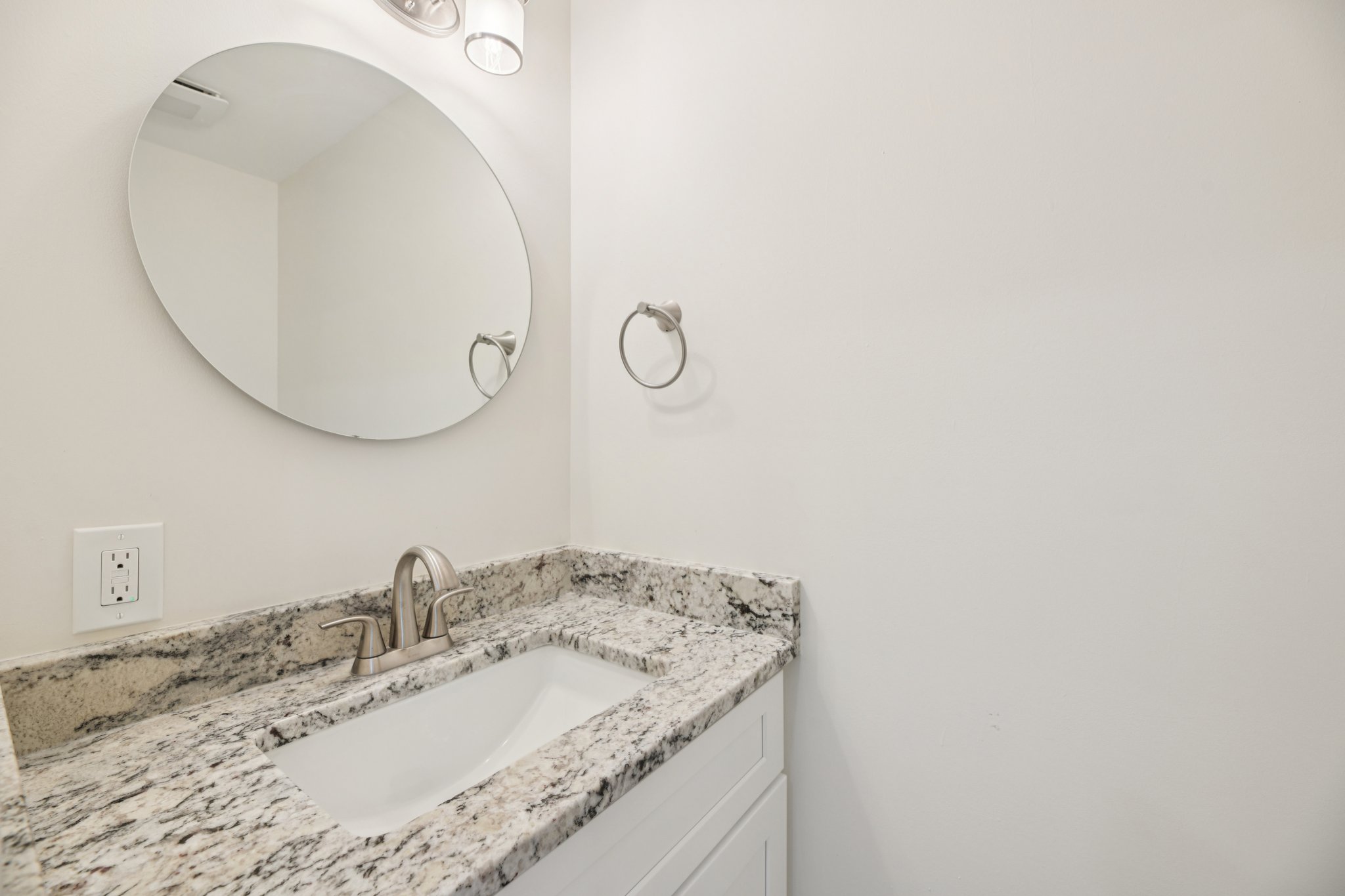 Madison St NW-S0808-016.jpg