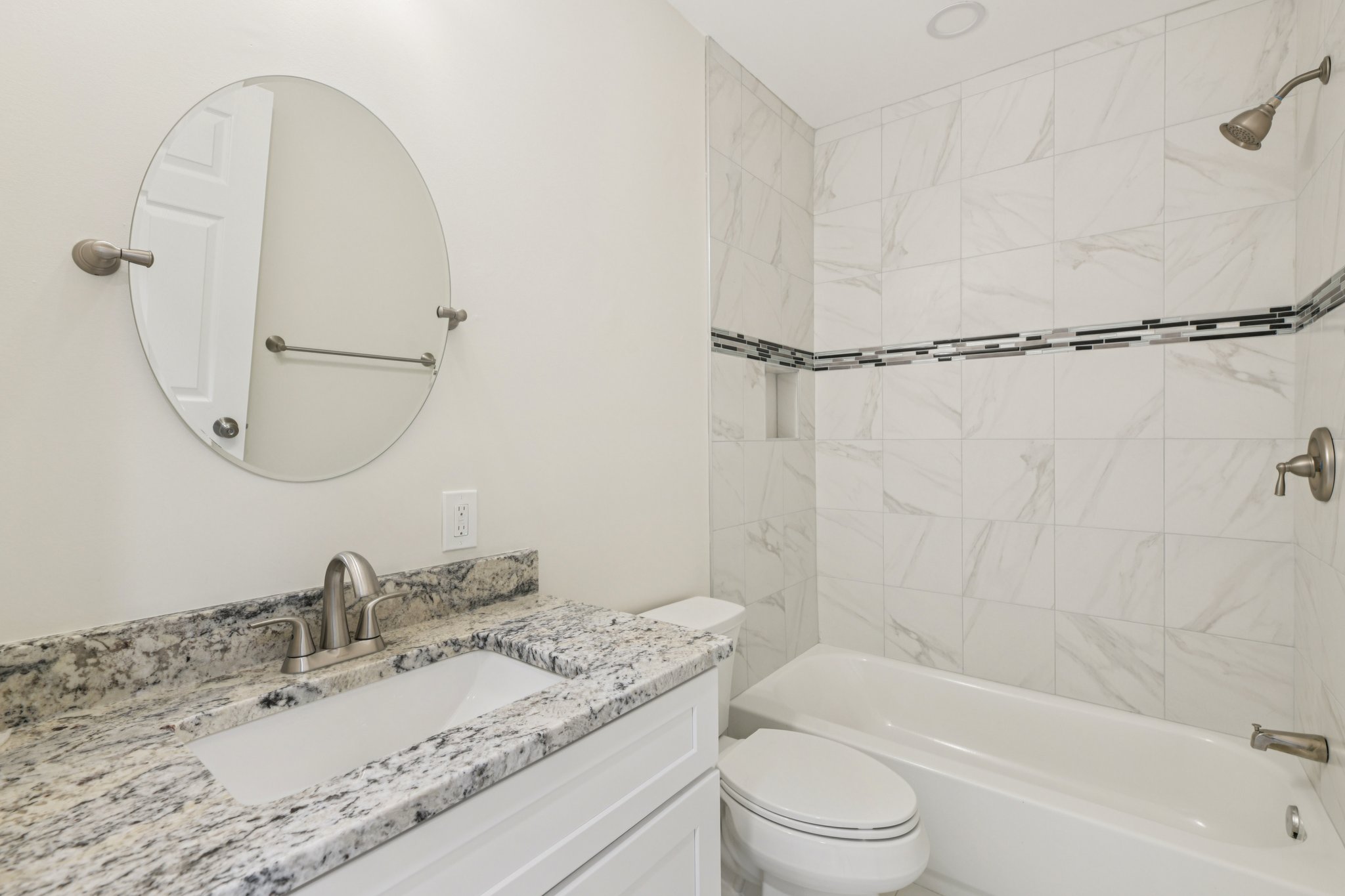 Madison St NW-S0808-017.jpg