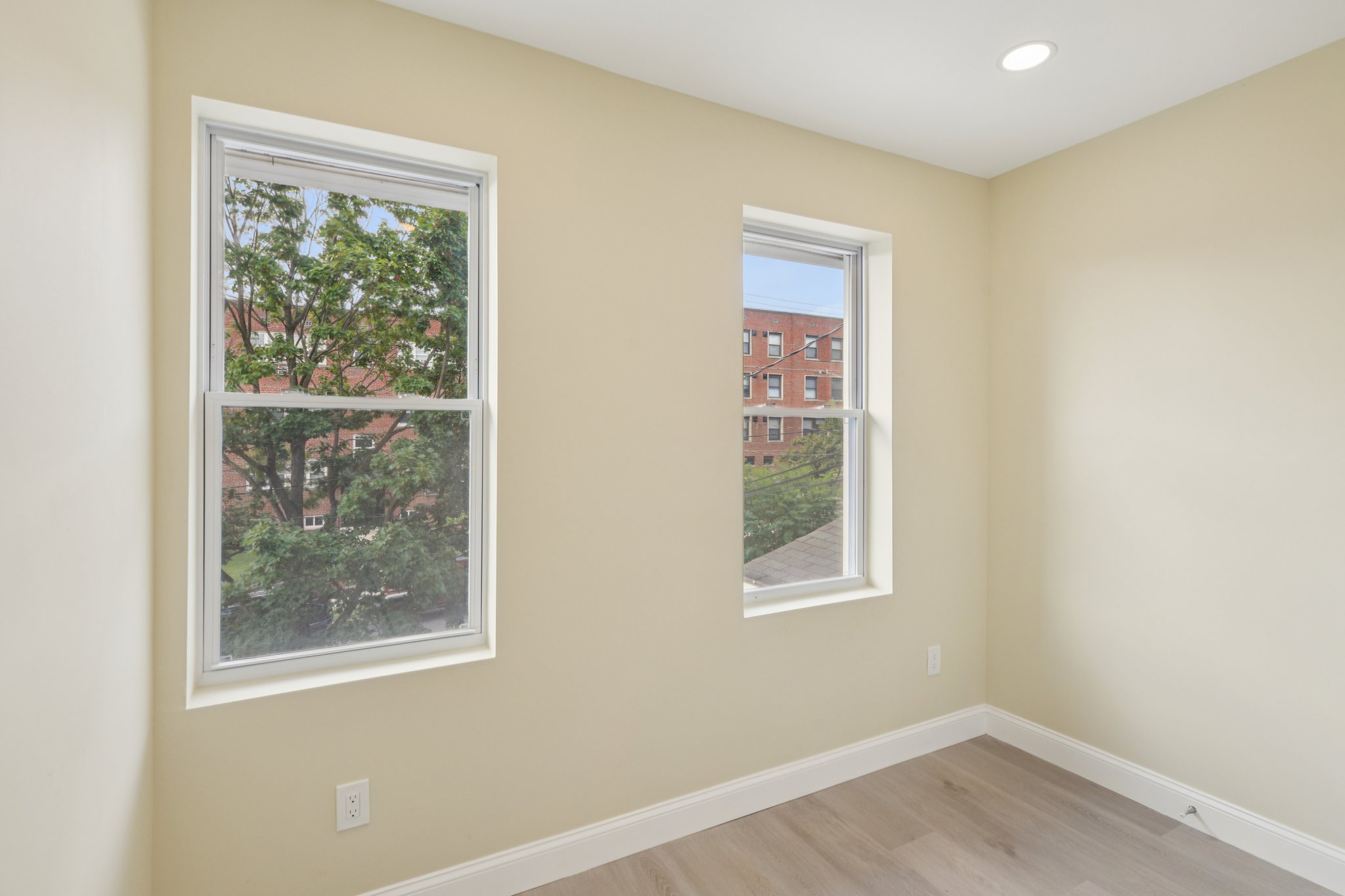 Madison St NW-S0808-030.jpg