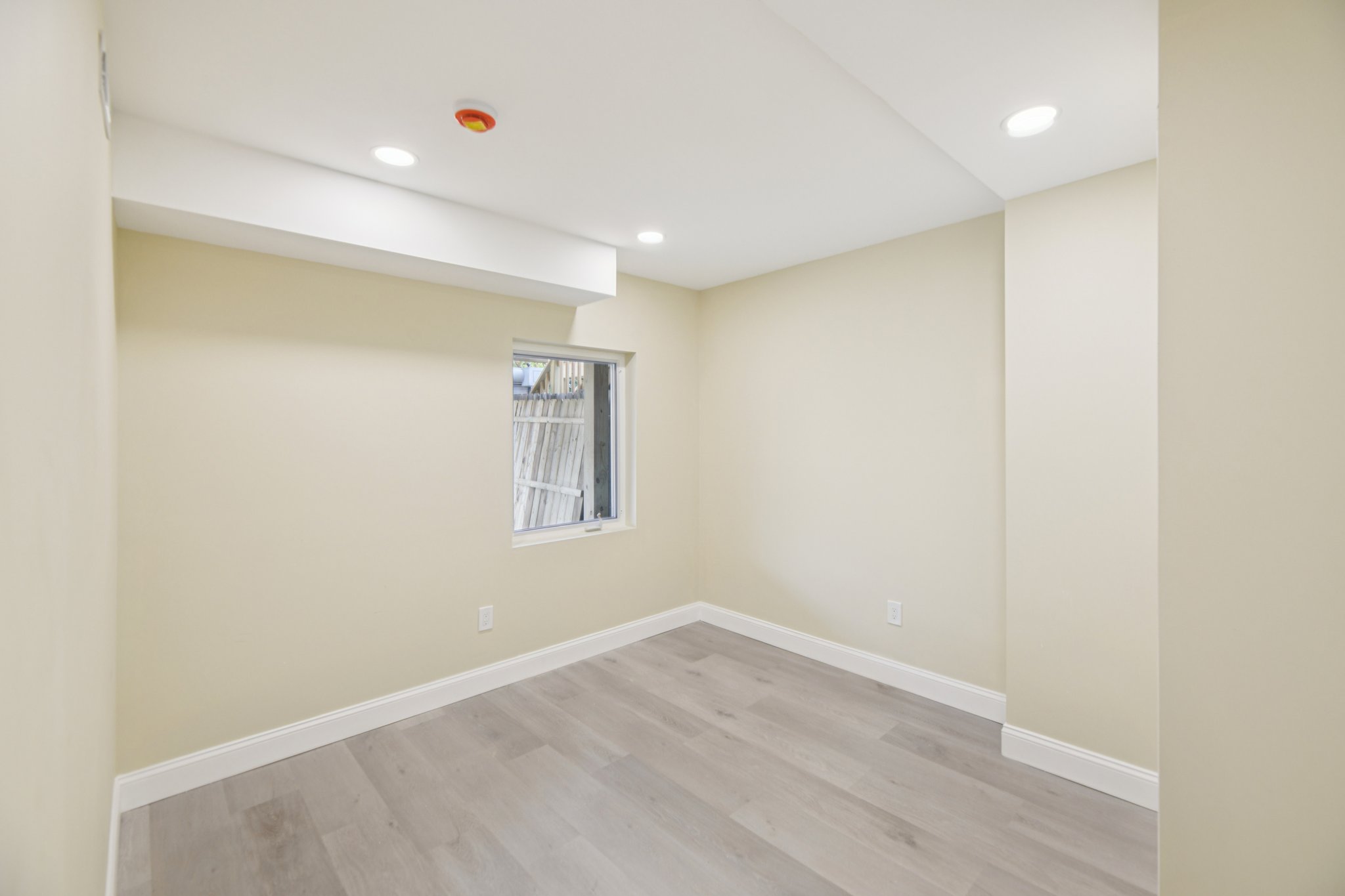 Madison St NW-S0808-035.jpg