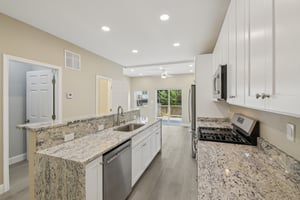 Madison St NW-S0808-013.jpg