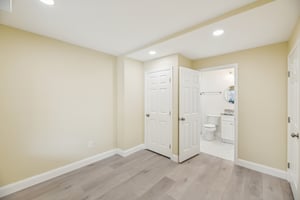 Madison St NW-S0808-037.jpg