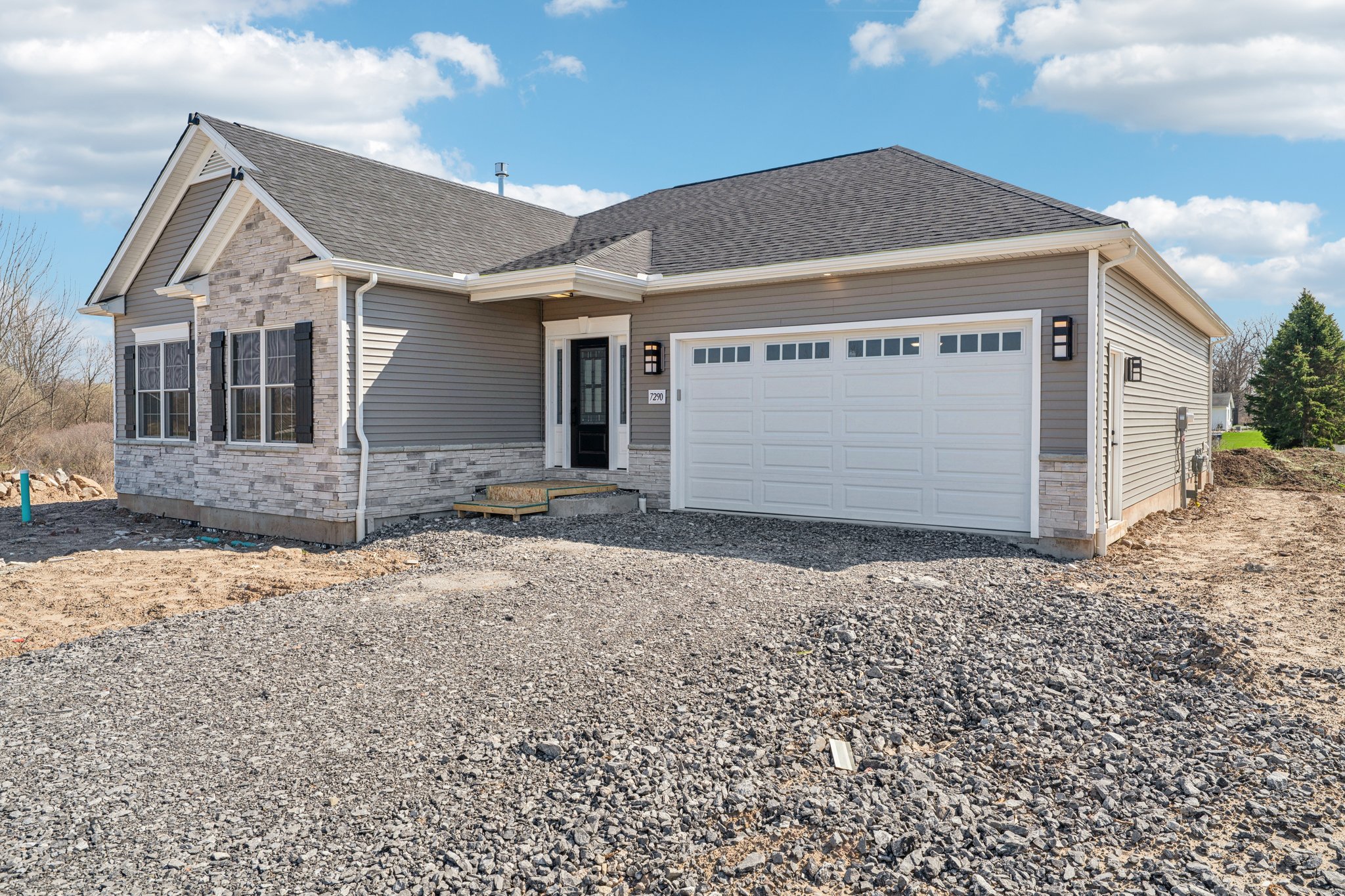 Woodhaven Dr-S1004-002.jpg