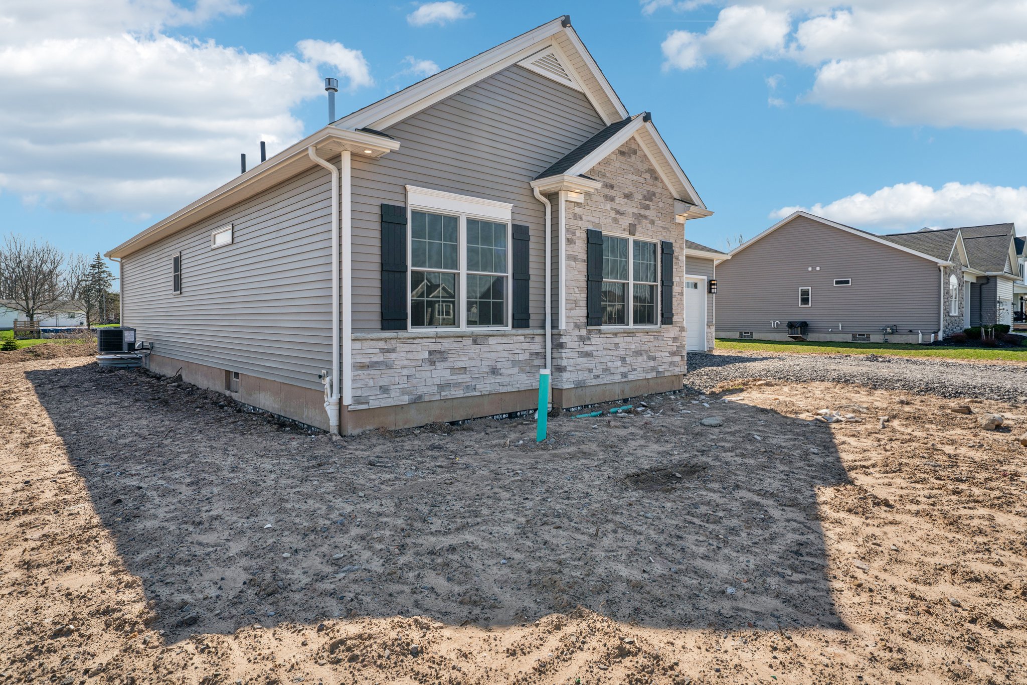 Woodhaven Dr-S1004-003.jpg