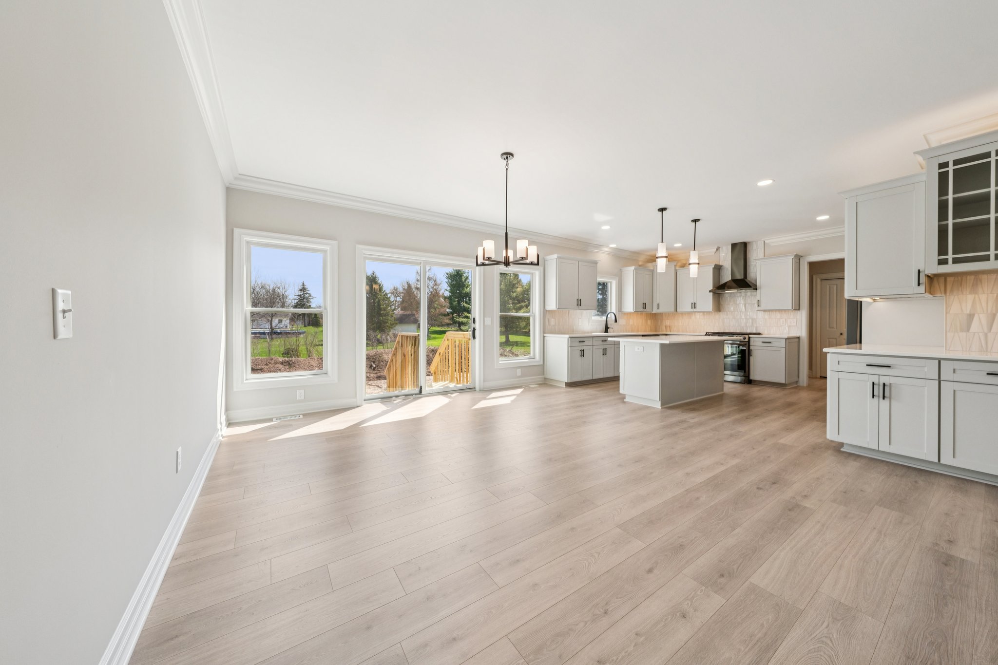 Woodhaven Dr-S1004-008.jpg