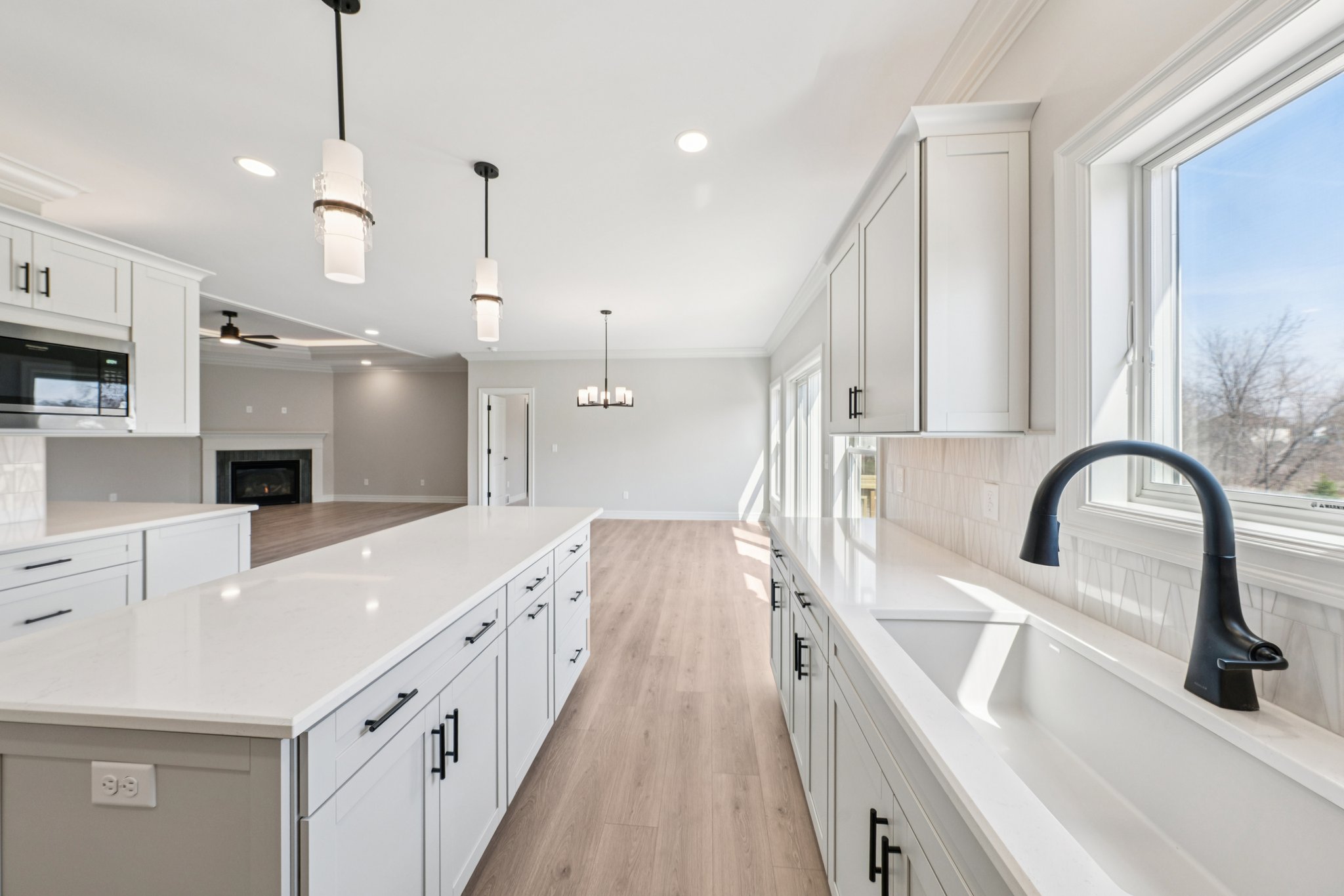 Woodhaven Dr-S1004-024.jpg